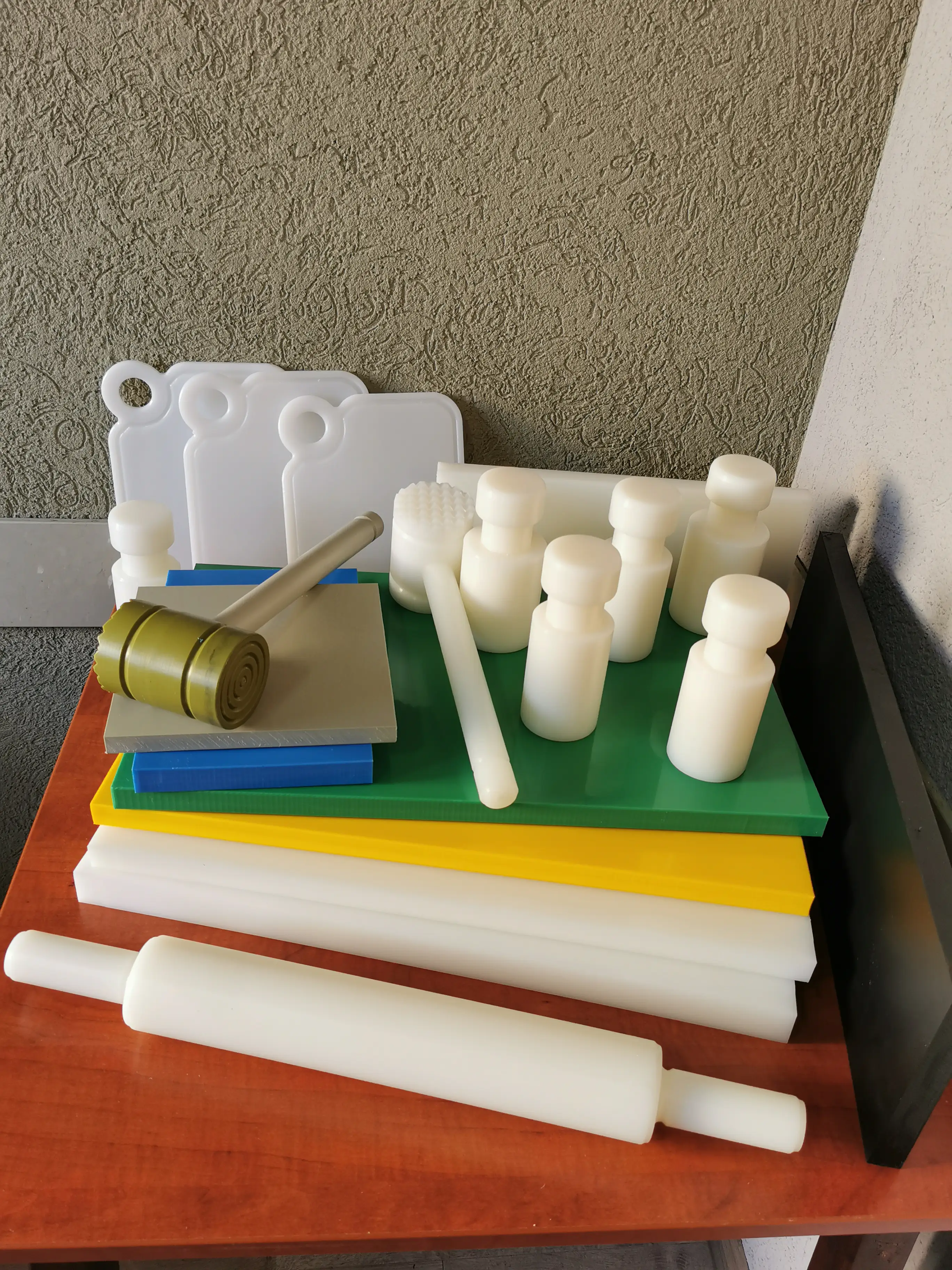 Različiti delovi po uzorku